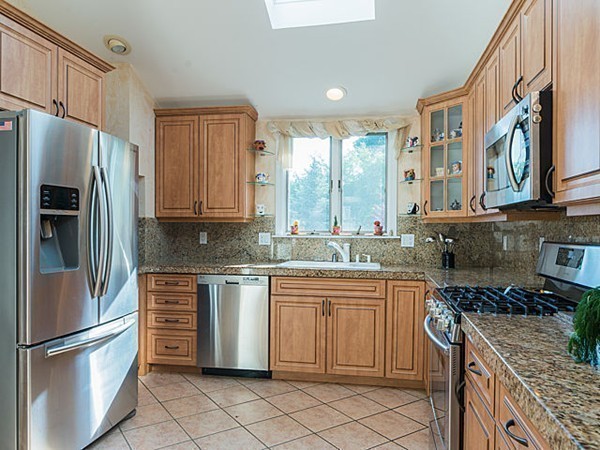 76 Appledor Road Framingham, MA 01701 - Photo 9 of 26