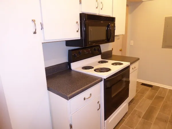 $1,400 | 5025 Hillsboro Pike, Unit 15Z, Nashville, TN 37215