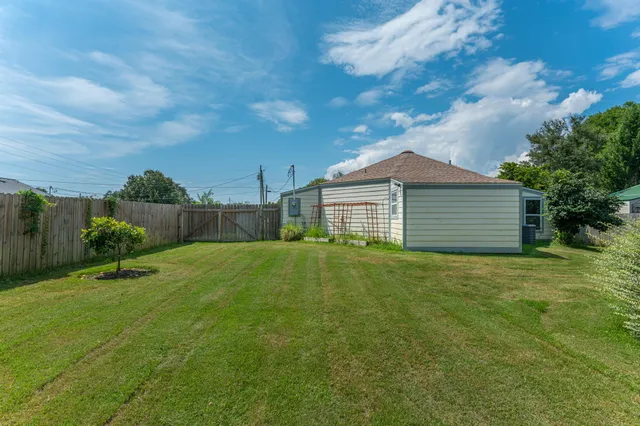 $2,395 | 502 3rd Avenue, Destin, FL 32541