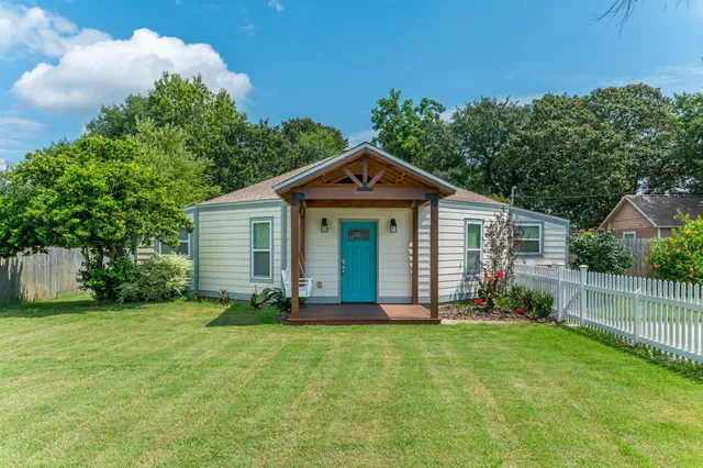 $2,395 | 502 3rd Avenue, Destin, FL 32541