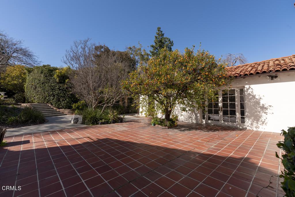893 Gainsborough Drive Pasadena, CA 91107 - Photo 36 of 62 a view of a house with a yard