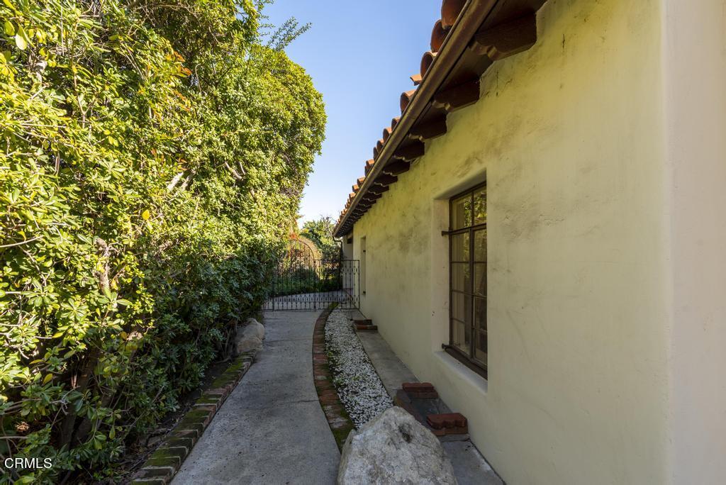 893 Gainsborough Drive Pasadena, CA 91107 - Photo 39 of 62 893_Gainsborough_Gallery_040