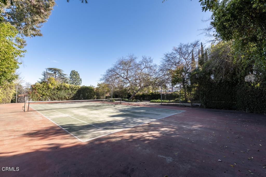 893 Gainsborough Drive Pasadena, CA 91107 - Photo 41 of 62 a view of a yard with a tree