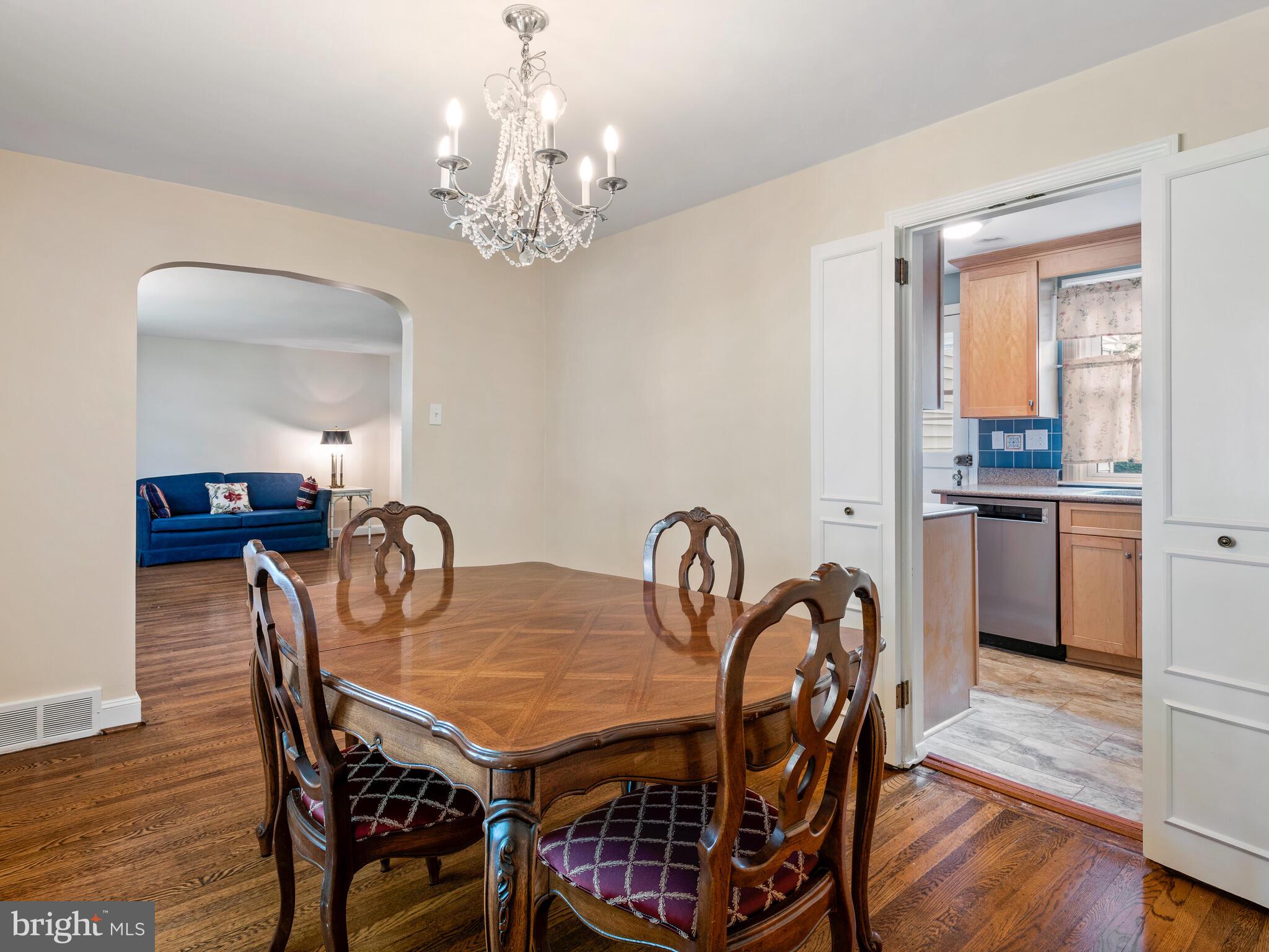 405 Covington Road Havertown, PA 19083 - Photo 8 of 34