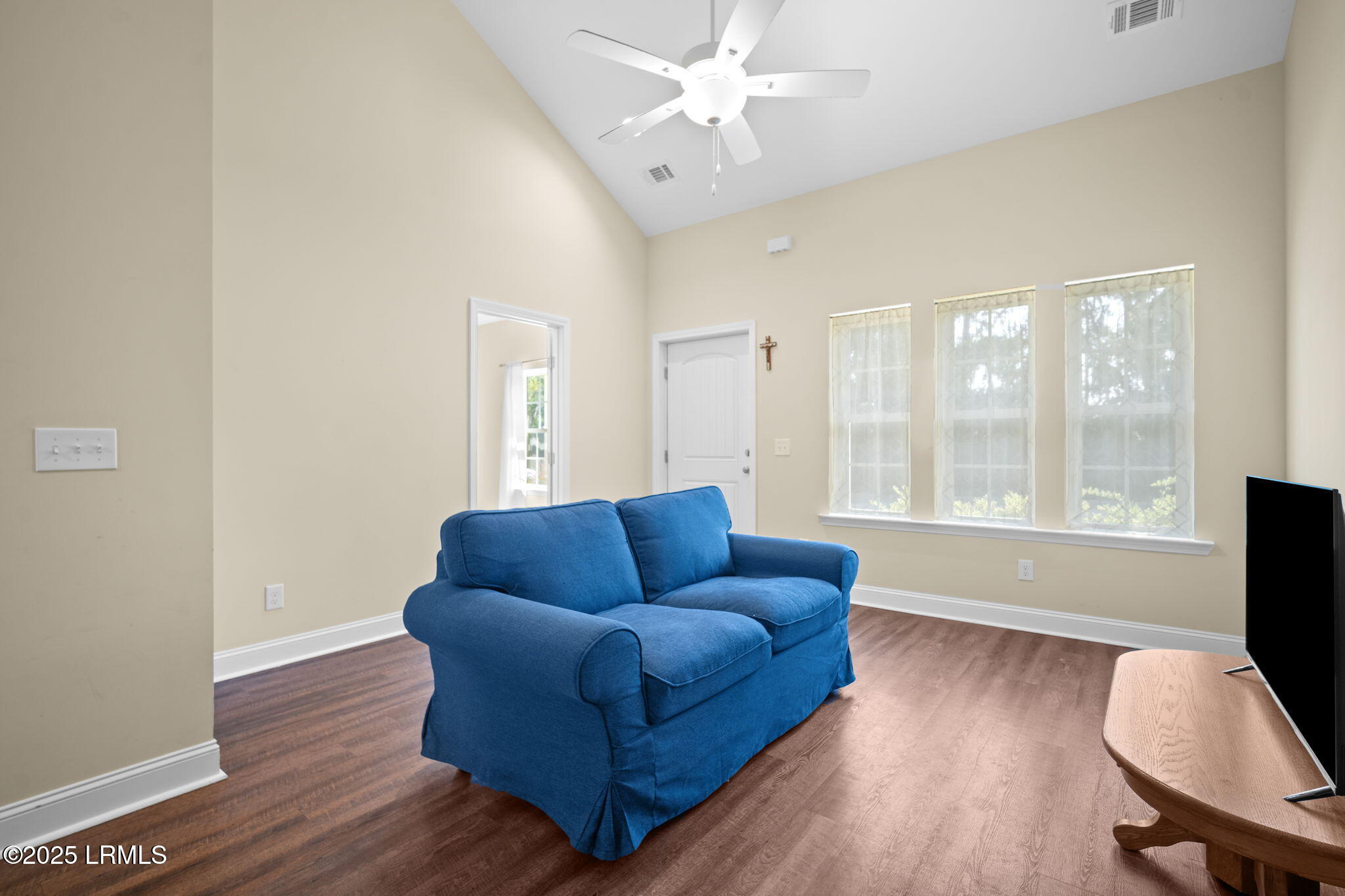 222 Admiration Avenue Beaufort, SC 29906 - Photo 5 of 23 21-web-or-mls-DSC02480
