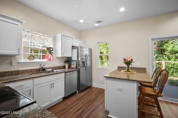 $2,350 | 222 Admiration Avenue, Beaufort, SC 29906