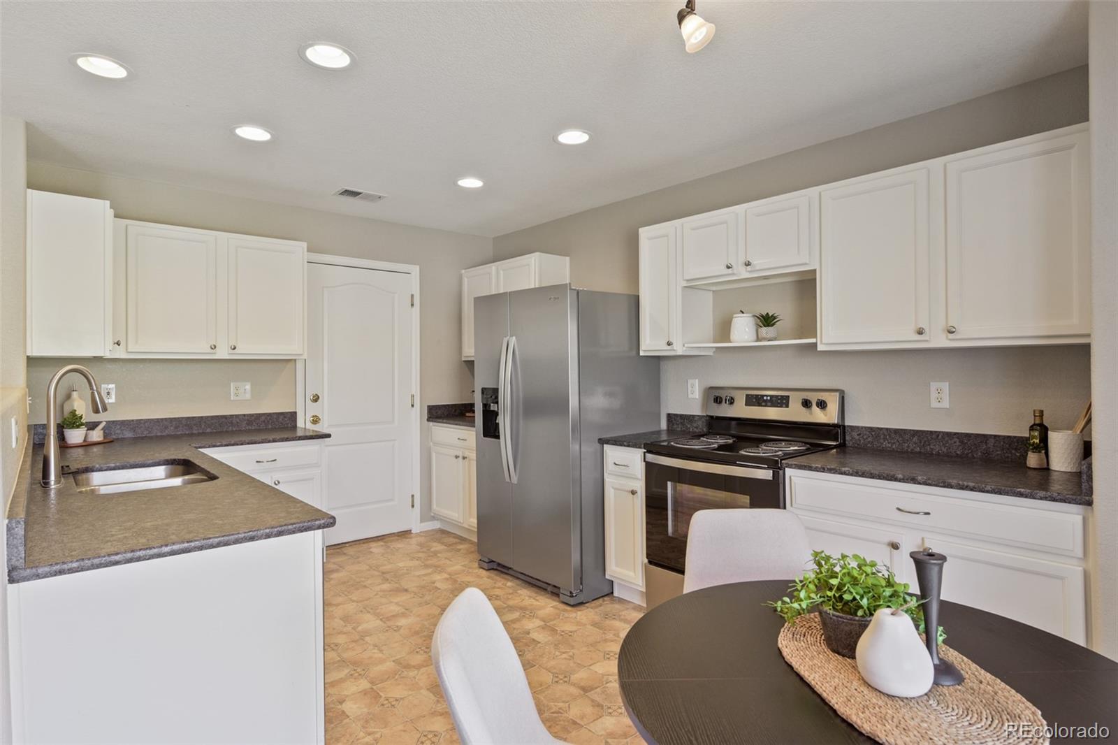 9723 Marmot Ridge Circle Littleton, CO 80125 - Photo 12 of 36
