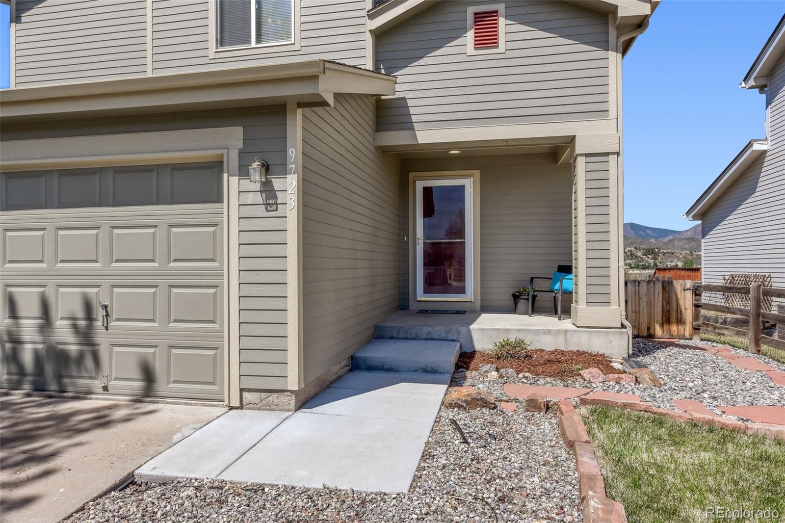 9723 Marmot Ridge Circle Littleton, CO 80125 - Photo 2 of 36