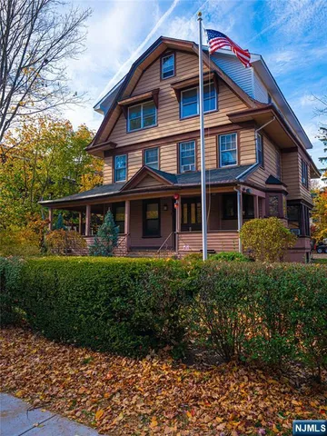 $2,300 | 490 Broad Avenue, Unit 5, Leonia, NJ 07605