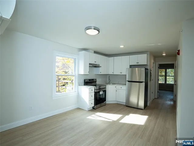 $2,300 | 490 Broad Avenue, Unit 5, Leonia, NJ 07605