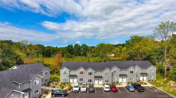 $2,500 | 21 Moka Place, Saugerties, NY 12477