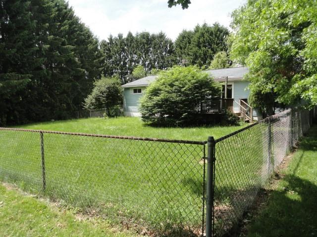 121 North Ridge Road Butler, PA 16001 - Photo 3 of 13 a view of a tennis court