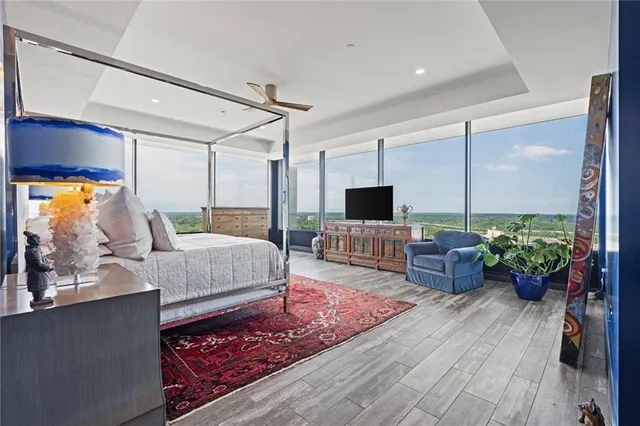 $1,450,000 | 700 West 31st Street, Unit 1804, Kansas City, MO 64108