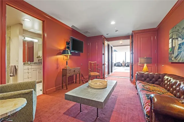 $1,450,000 | 700 West 31st Street, Unit 1804, Kansas City, MO 64108