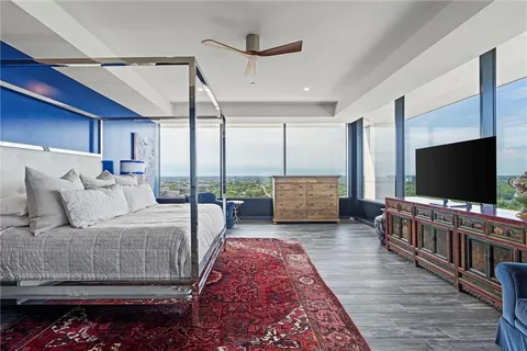 $1,450,000 | 700 West 31st Street, Unit 1804, Kansas City, MO 64108