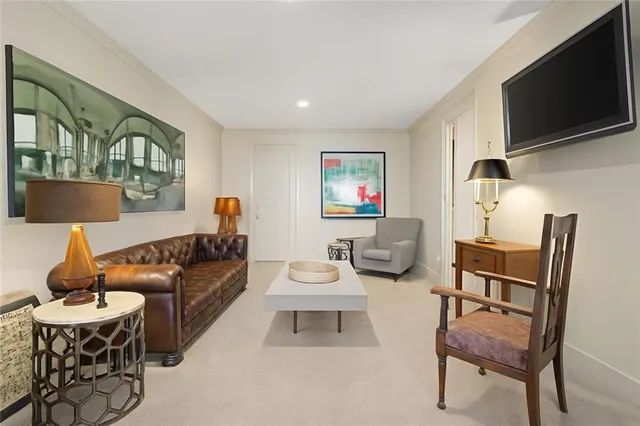 $1,450,000 | 700 West 31st Street, Unit 1804, Kansas City, MO 64108