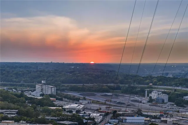 $1,450,000 | 700 West 31st Street, Unit 1804, Kansas City, MO 64108