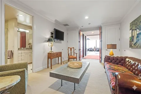 $1,450,000 | 700 West 31st Street, Unit 1804, Kansas City, MO 64108