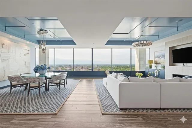 $1,450,000 | 700 West 31st Street, Unit 1804, Kansas City, MO 64108