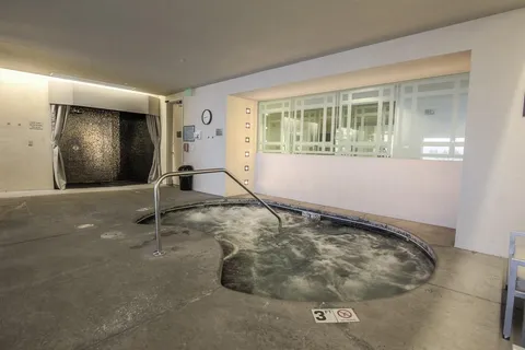 $1,450,000 | 700 West 31st Street, Unit 1804, Kansas City, MO 64108