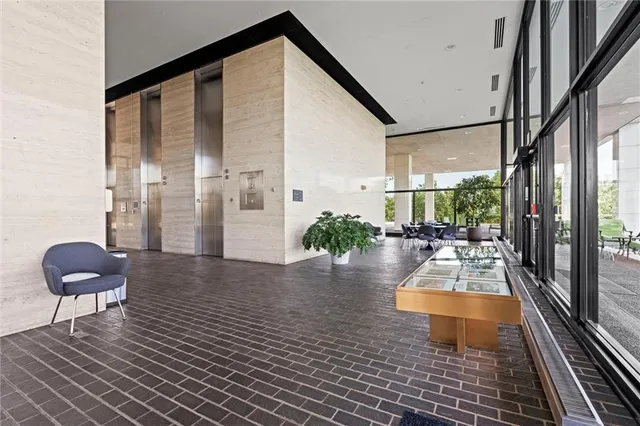 $1,450,000 | 700 West 31st Street, Unit 1804, Kansas City, MO 64108