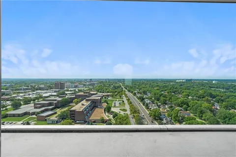 $1,450,000 | 700 West 31st Street, Unit 1804, Kansas City, MO 64108