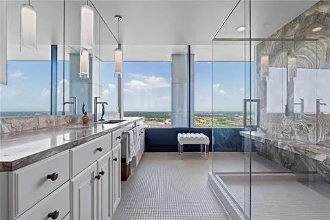 $1,450,000 | 700 West 31st Street, Unit 1804, Kansas City, MO 64108