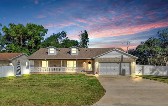 $425,000 | 914 Woodland Drive, Seffner, FL 33584