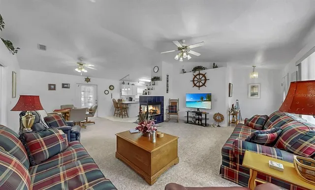 $425,000 | 914 Woodland Drive, Seffner, FL 33584