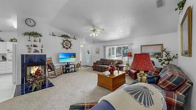 $425,000 | 914 Woodland Drive, Seffner, FL 33584