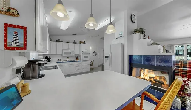 $425,000 | 914 Woodland Drive, Seffner, FL 33584