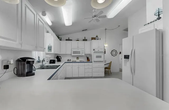 $425,000 | 914 Woodland Drive, Seffner, FL 33584