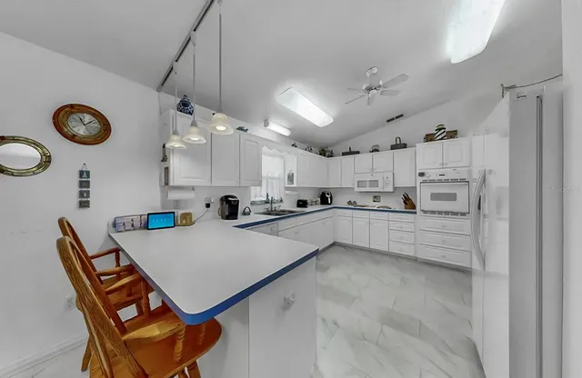 $425,000 | 914 Woodland Drive, Seffner, FL 33584