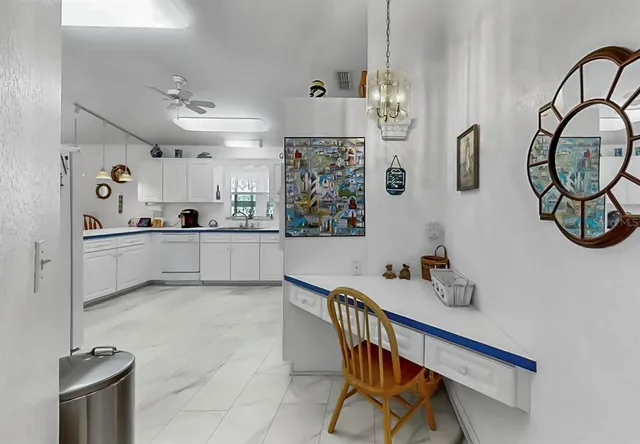 $425,000 | 914 Woodland Drive, Seffner, FL 33584