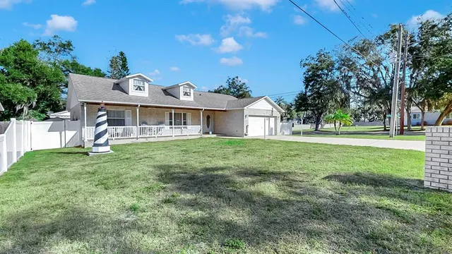 $425,000 | 914 Woodland Drive, Seffner, FL 33584