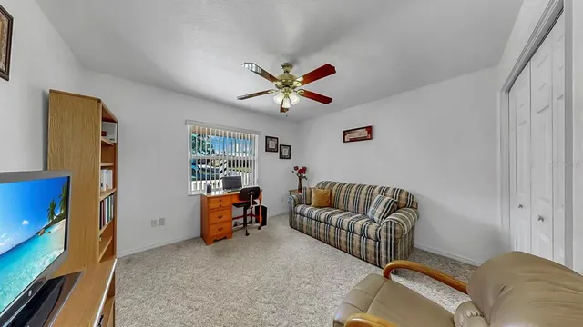 $425,000 | 914 Woodland Drive, Seffner, FL 33584