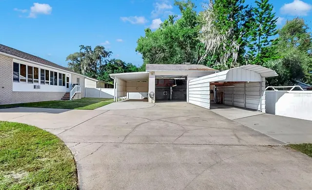 $425,000 | 914 Woodland Drive, Seffner, FL 33584