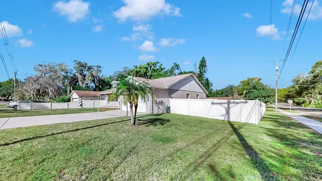$425,000 | 914 Woodland Drive, Seffner, FL 33584