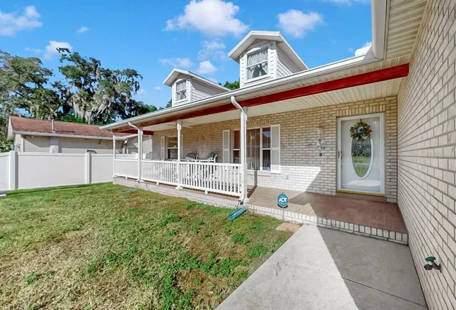 $425,000 | 914 Woodland Drive, Seffner, FL 33584