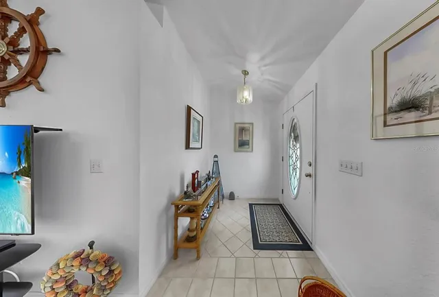 $425,000 | 914 Woodland Drive, Seffner, FL 33584