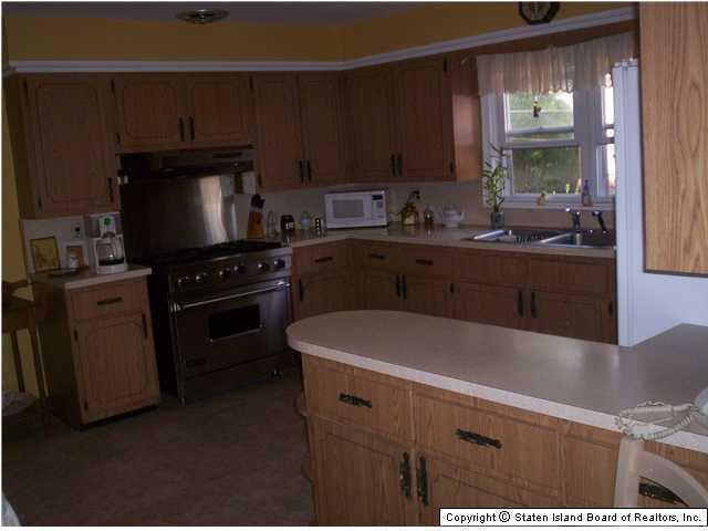 141 Beverly Road Staten Island, NY 10305 - Photo 4 of 9 Additional Photo