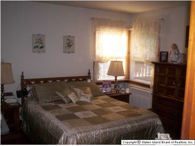 141 Beverly Road Staten Island, NY 10305 - Photo 6 of 9 Additional Photo