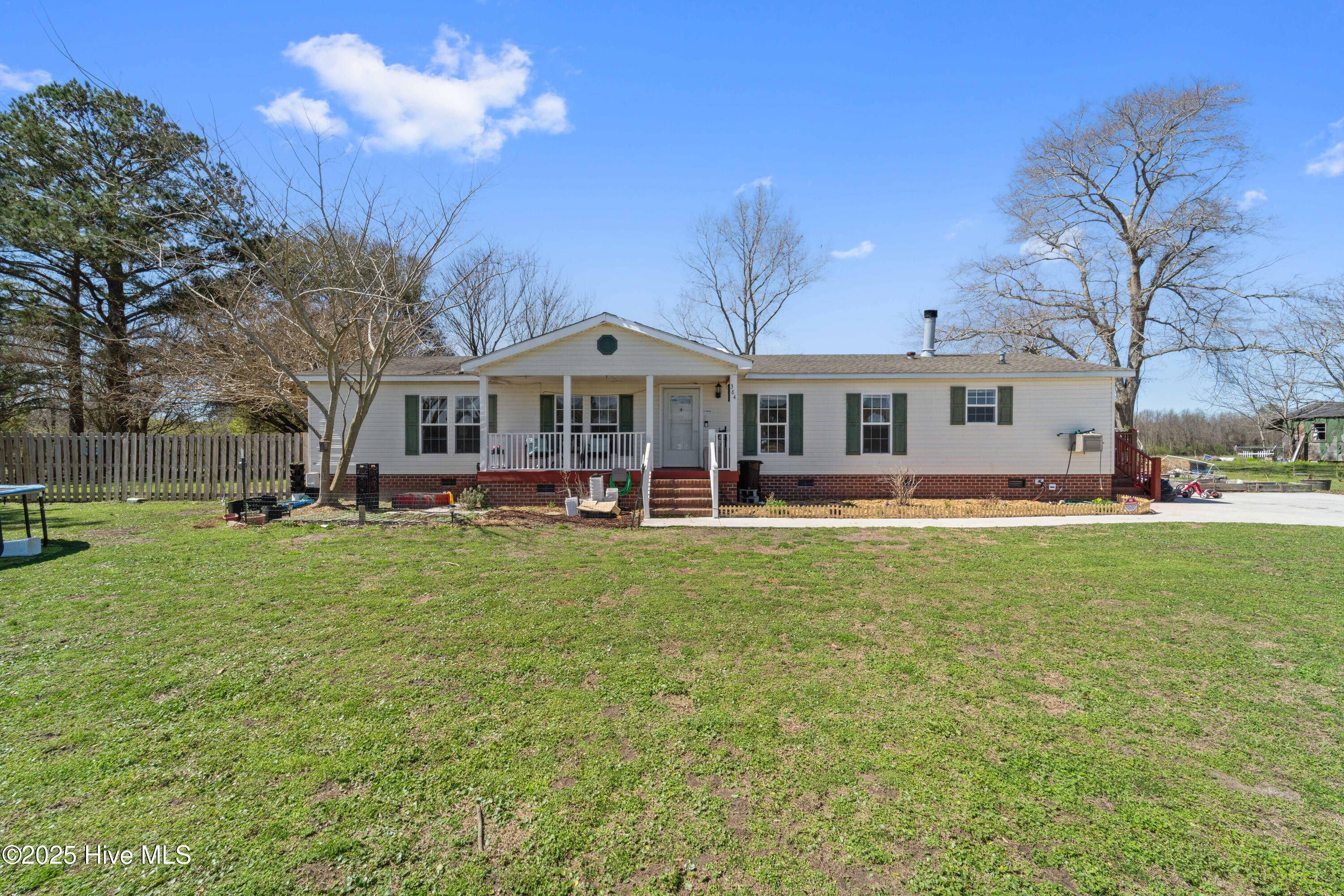 384 Futrell Road Richlands, NC 28574 - Photo 1 of 48 DSC05284