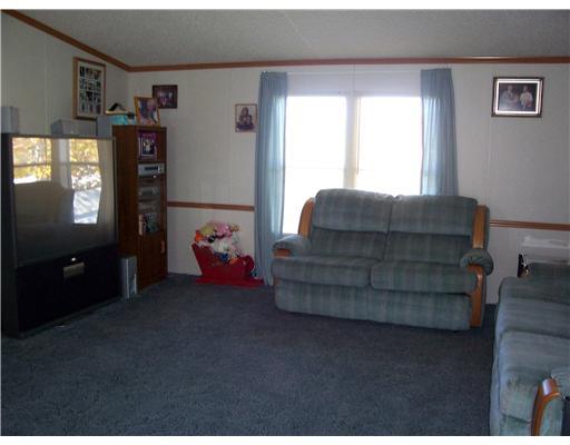 523 Harmony Road New Brighton, PA 15066 - Photo 9 of 18 Living Room. LIVINGROOM