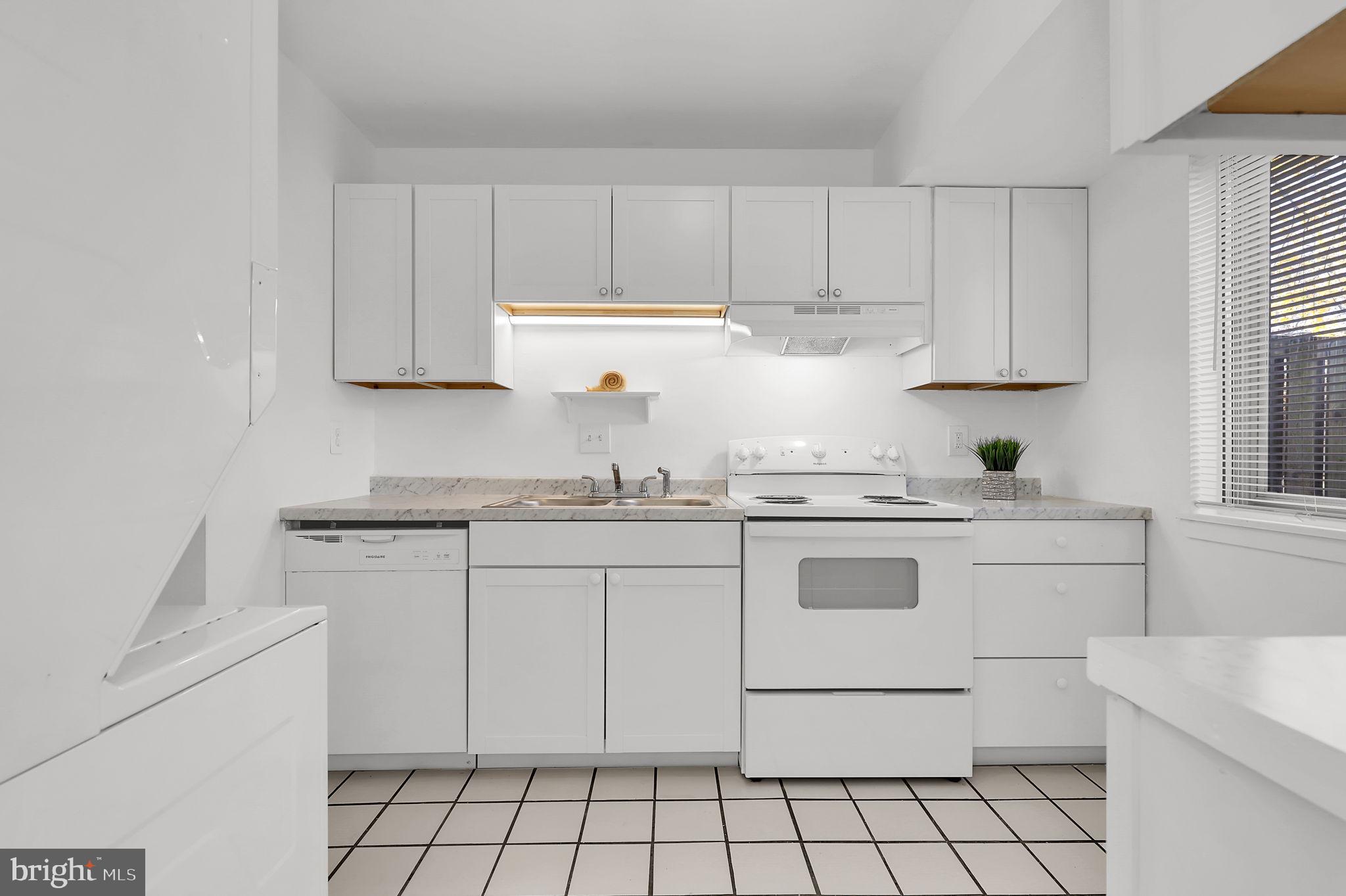 19302 Thomas Farm Road Montgomery Village, MD 20886 - Photo 11 of 36