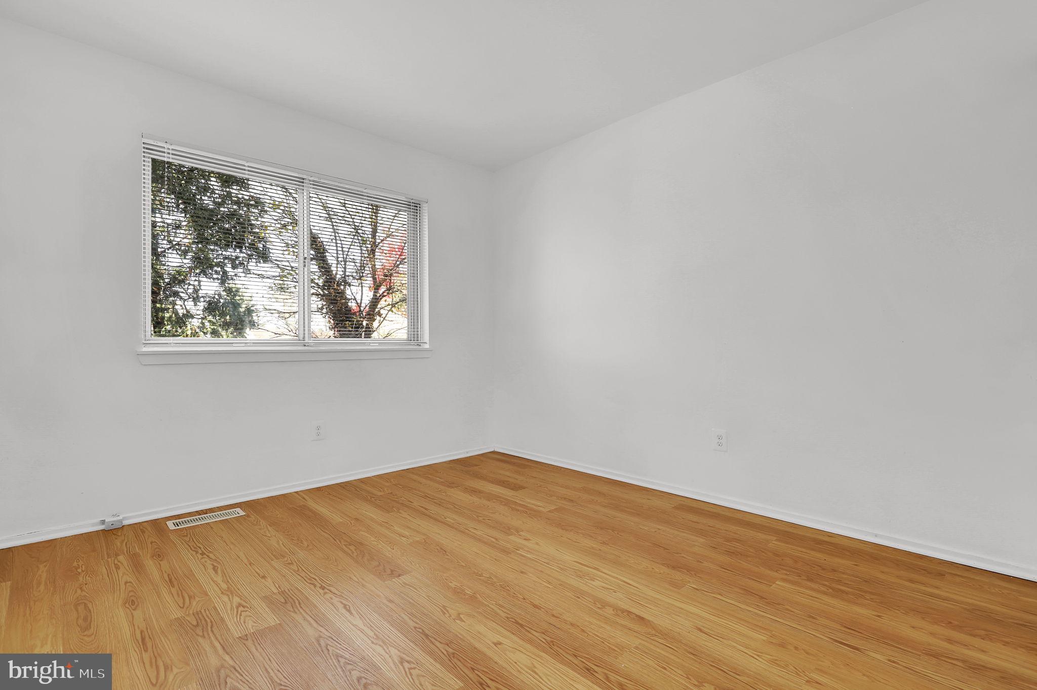 19302 Thomas Farm Road Montgomery Village, MD 20886 - Photo 22 of 36