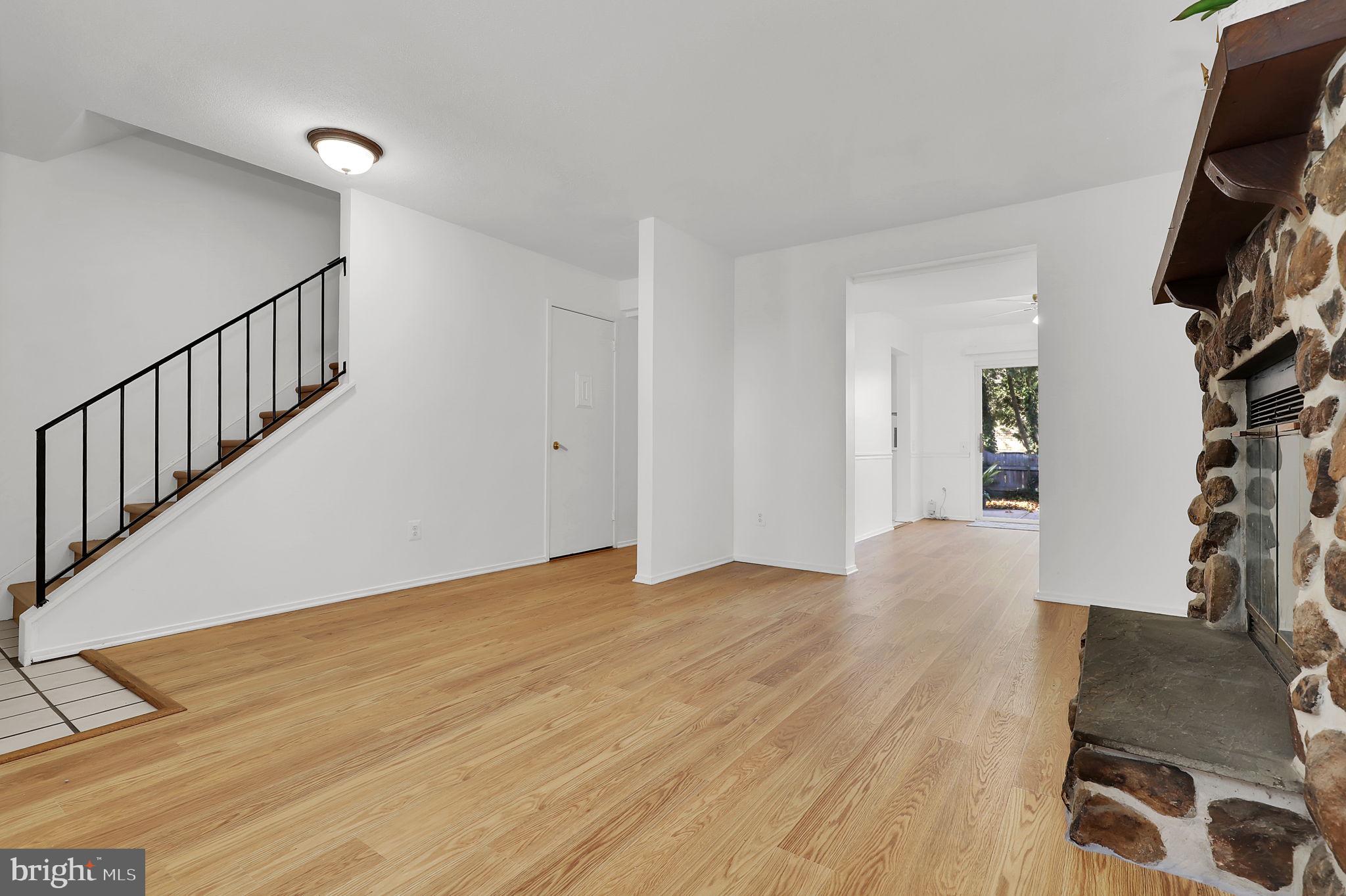 19302 Thomas Farm Road Montgomery Village, MD 20886 - Photo 5 of 36