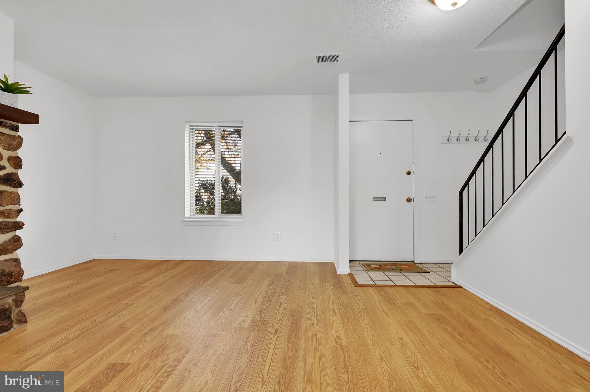 19302 Thomas Farm Road Montgomery Village, MD 20886 - Photo 7 of 36