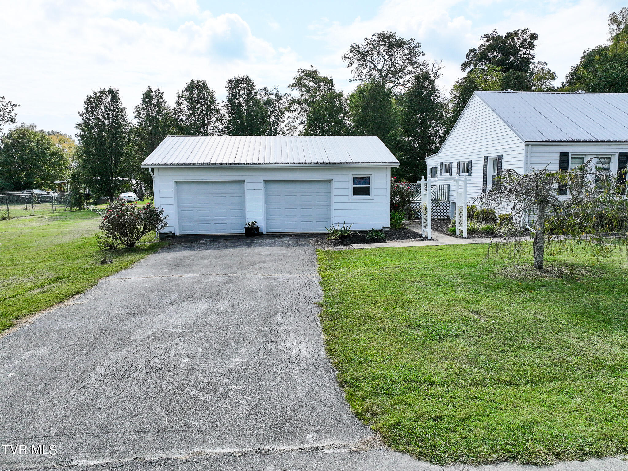 1489 Baileyton Main Street Greeneville, TN 37745 - Photo 4 of 29 DJI_20250916112410_0563_D