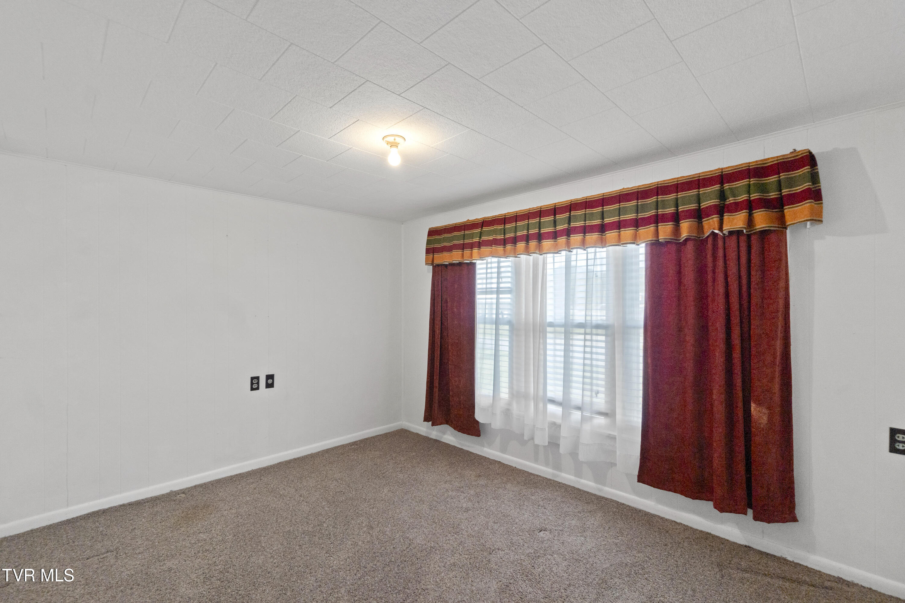 1489 Baileyton Main Street Greeneville, TN 37745 - Photo 6 of 29 DSC06948